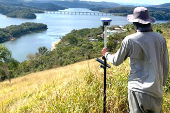 Execução de serviços topográficos com profissionais experientes, técnicas modernas e equipamentos sofisticados.